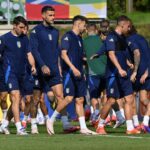 Kylian Mbappé PRACTICES away from the team in his FIRST training session since BROKEN NOSE