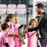 Lionel Messi RECEIVES the 2024 MLS MVP award from Don Garber