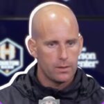 Laura Harvey CONGRATULATES her PLAYERS after OL Reign’s WIN over Kansas City Current