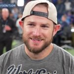 Dodgers fan GO CRAZY as they CELEBRATE winning the World Series in Toronto