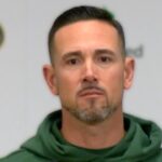 Mike Vrabel EXPLAINS Bradyn Swinson’s SIGNING to the first team ahead of Patriots at Bengals